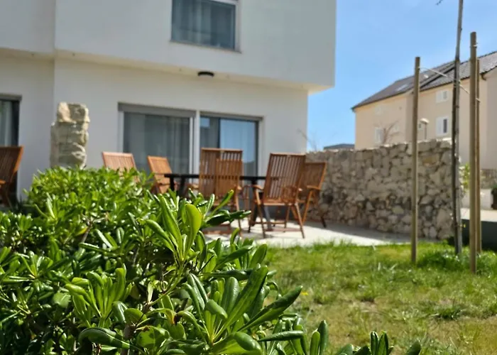 Nyaraló Bura House *