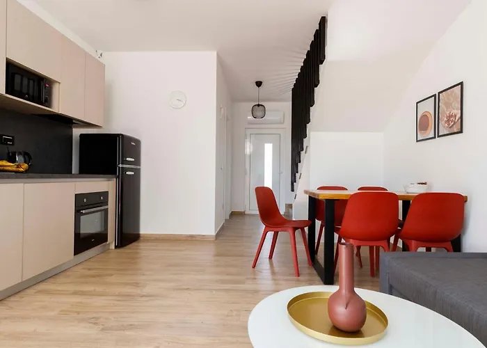 Tatil Evi Bura House Povljana