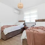 Holiday home Bura House *